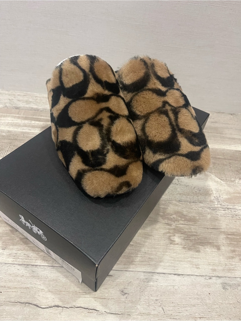Coach Signature Shearling Slide Slippers Size 7 NIB - Picture 3 of 7